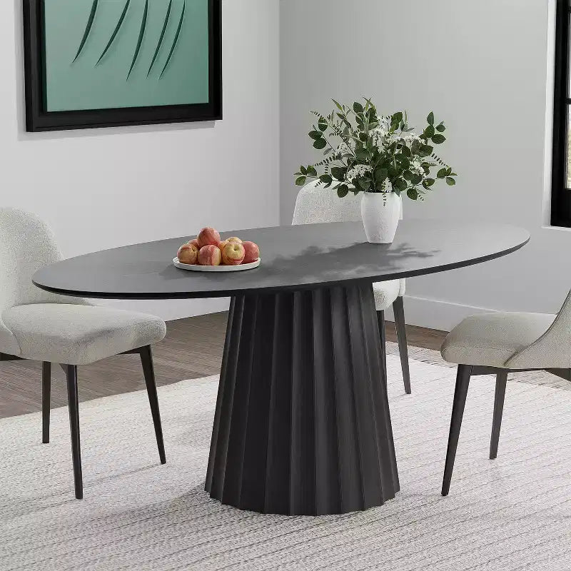 Table à manger ovale en bois massif avec piétement fuselé élégant pour 6 personnes