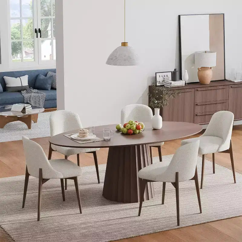 Table à manger ovale en bois massif avec piétement fuselé élégant pour 6 personnes