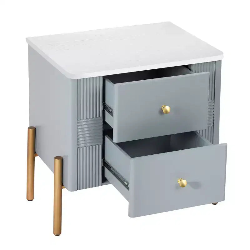 Table de chevet moderne minimaliste avec 2 tiroirs, poignées et pieds en métal doré, design texturé