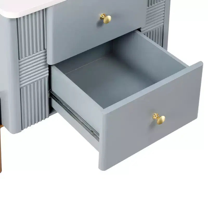 Table de chevet moderne minimaliste avec 2 tiroirs, poignées et pieds en métal doré, design texturé
