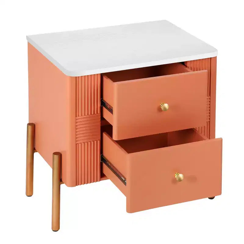 Table de chevet moderne minimaliste avec 2 tiroirs, poignées et pieds en métal doré, design texturé